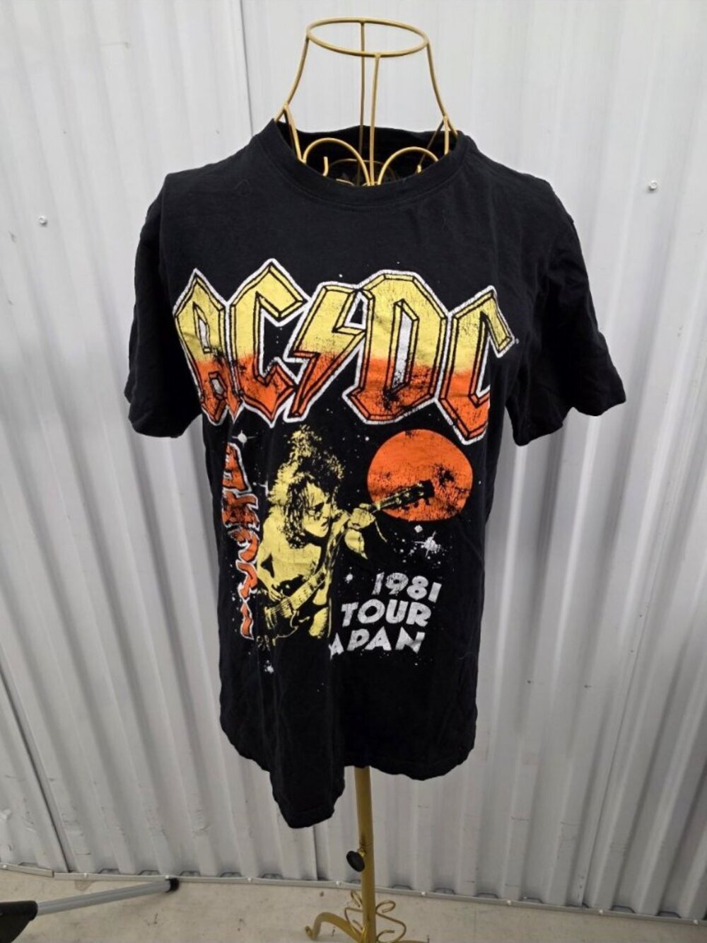 AC/DC Women's Black Medium 1981 Japan Tour Graphic Print Band T-Shirt
